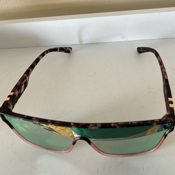 CAKE oversized shield sunglasses - Picture 10 of 12